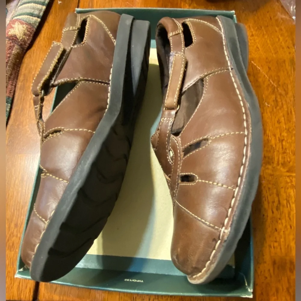 Clarks Bendables‎ Nikki Regetta Womens size 10M. Brown Adj. Strap Loafers
